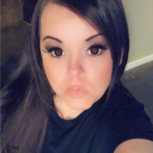 Meet your Posher, Nichole - Picture 4 of 4